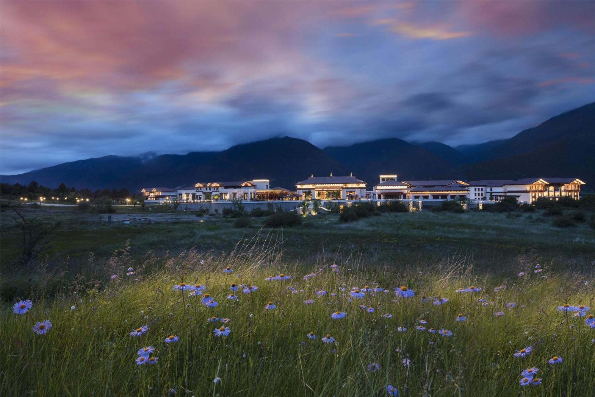 Hilton Linzhi Resort Nyingchi Zewnętrze zdjęcie